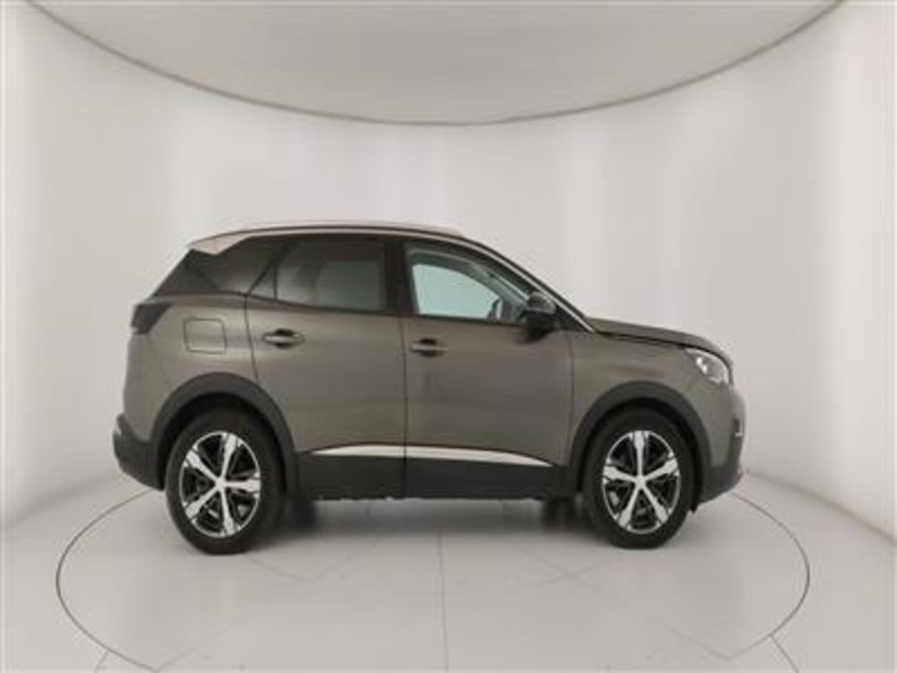 Peugeot 3008 usata a Bari (9)