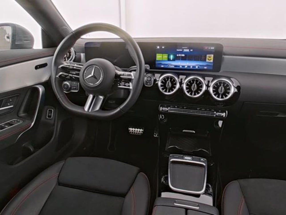 Mercedes-Benz CLA Shooting Brake usata a Milano (5)