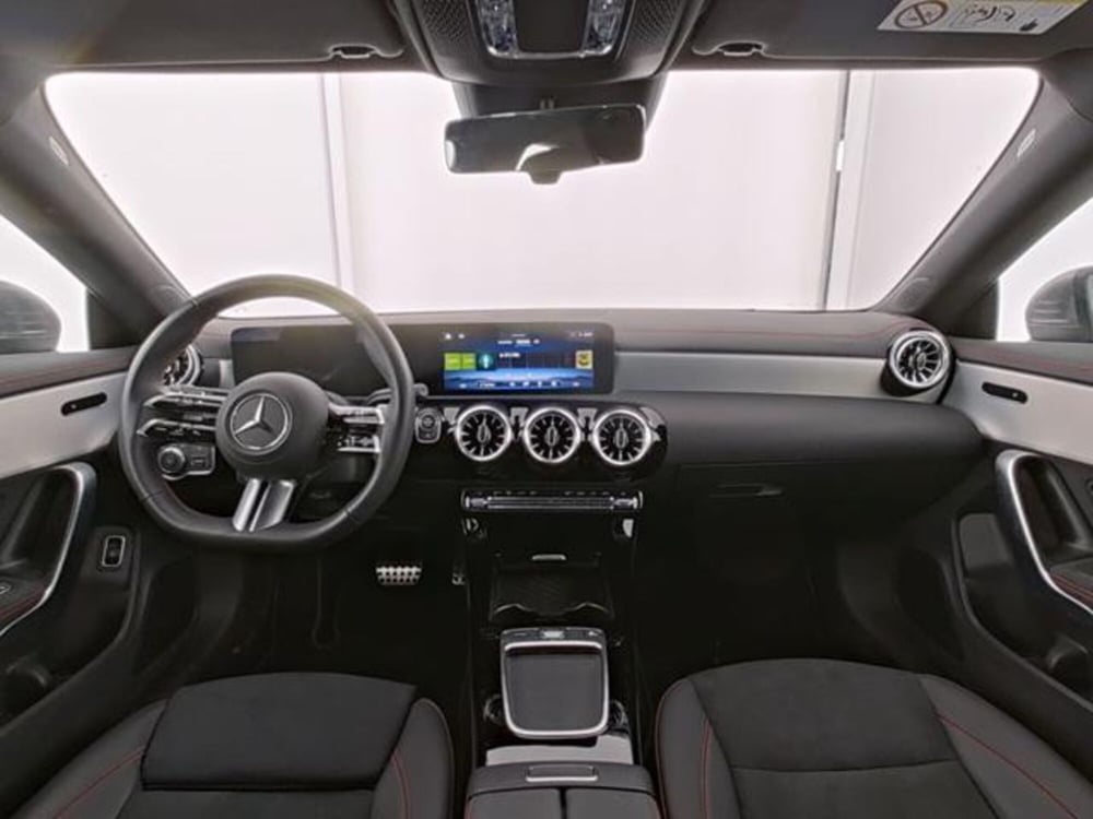 Mercedes-Benz CLA Shooting Brake usata a Milano (6)