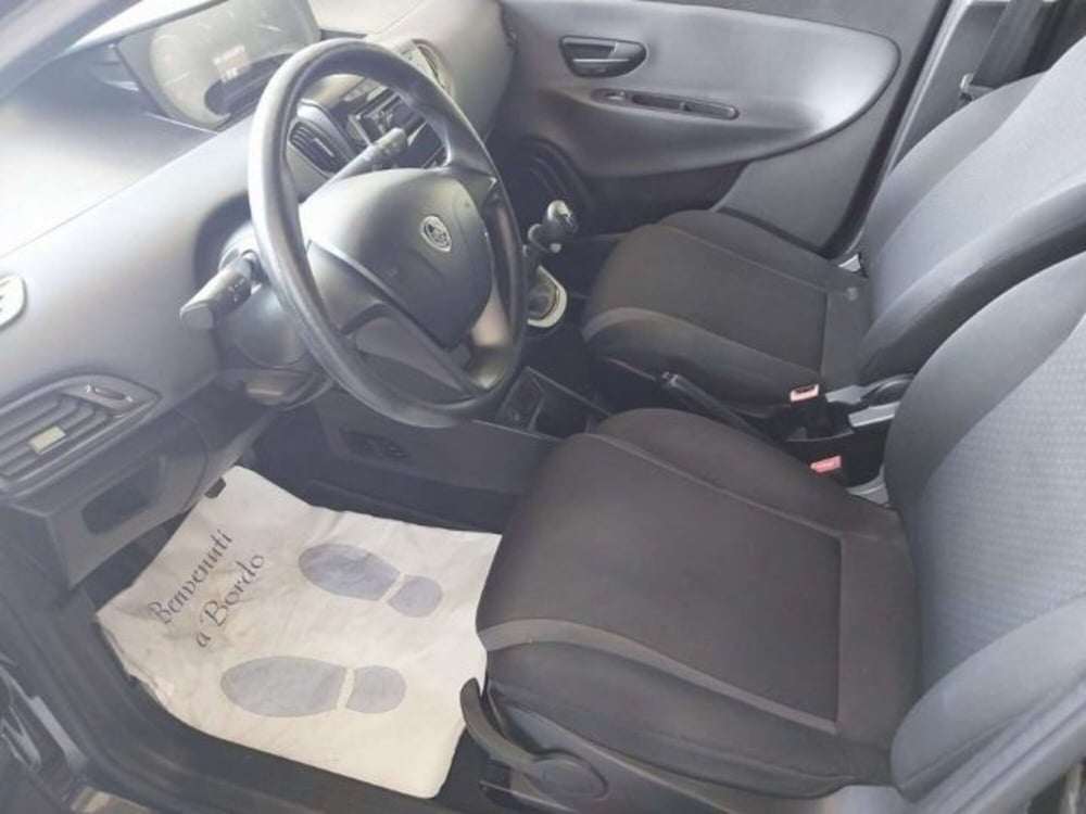 Lancia Ypsilon usata a Firenze (7)