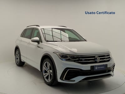 Volkswagen Tiguan 2.0 TDI 150 CV SCR DSG 4MOTION R-Line del 2022 usata a Pratola Serra