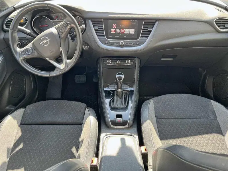 Opel Grandland X usata a Foggia (9)