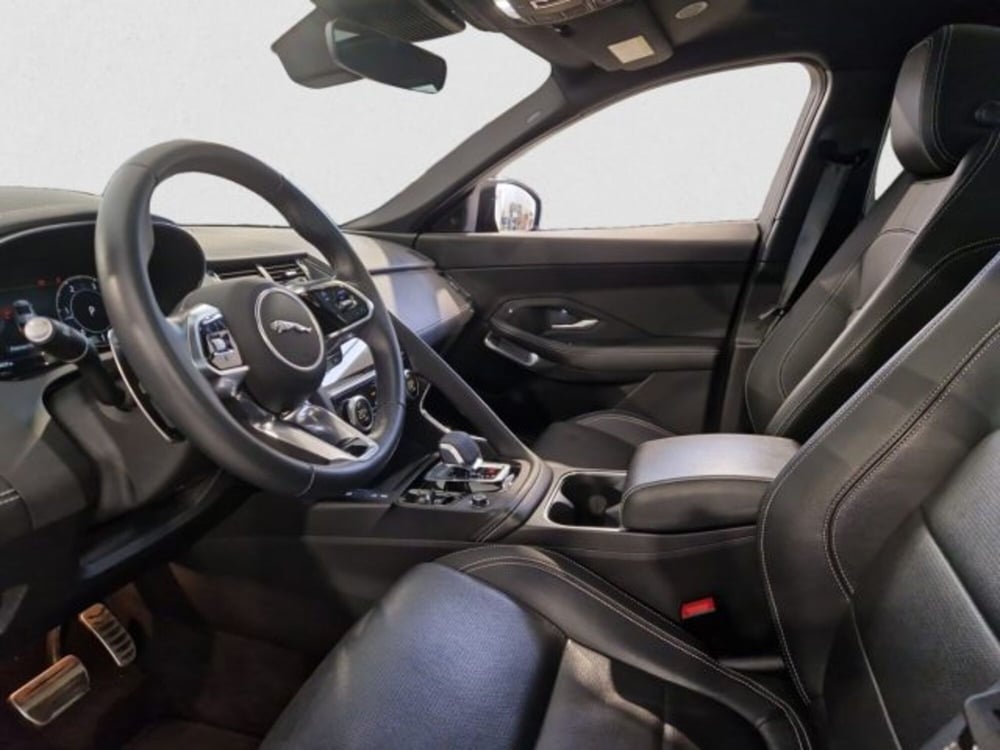 Jaguar E-Pace usata a Livorno (14)