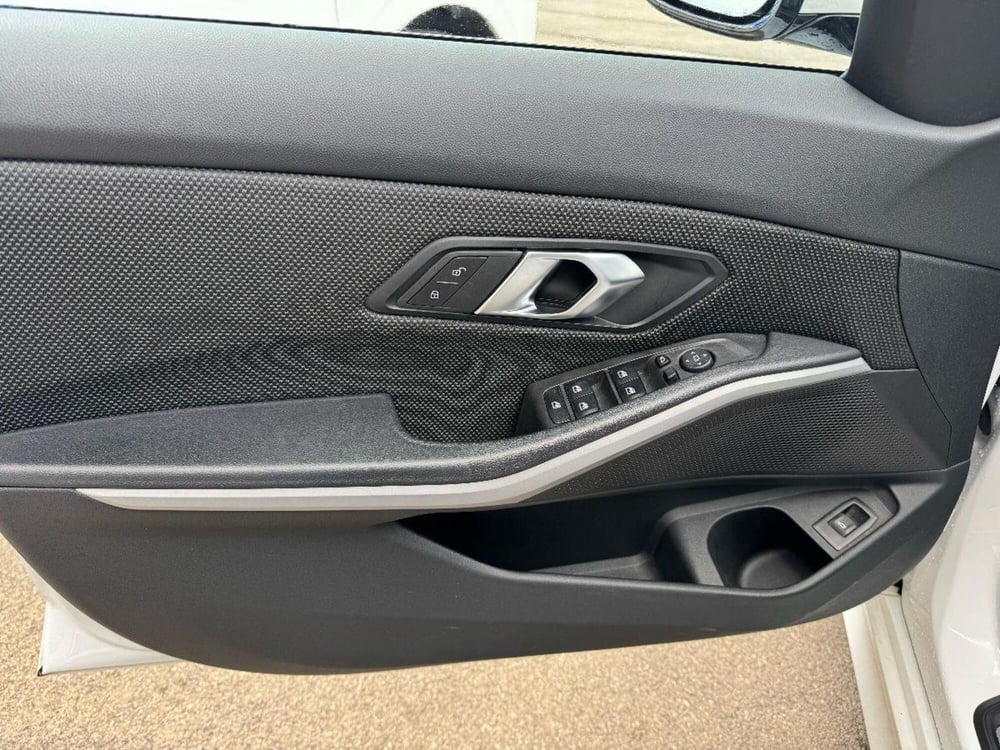 BMW Serie 3 Touring usata a Lecce (20)