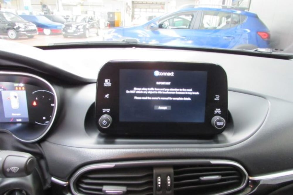 Fiat Tipo usata a Milano (9)