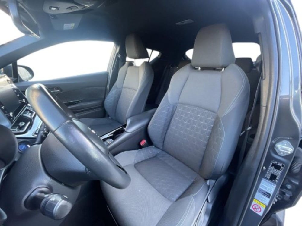 Toyota Toyota C-HR usata a Vercelli (12)