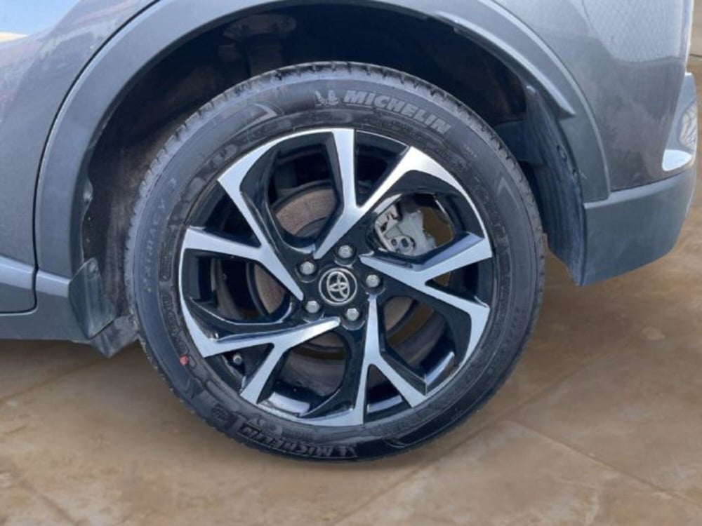 Toyota Toyota C-HR usata a Vercelli (15)