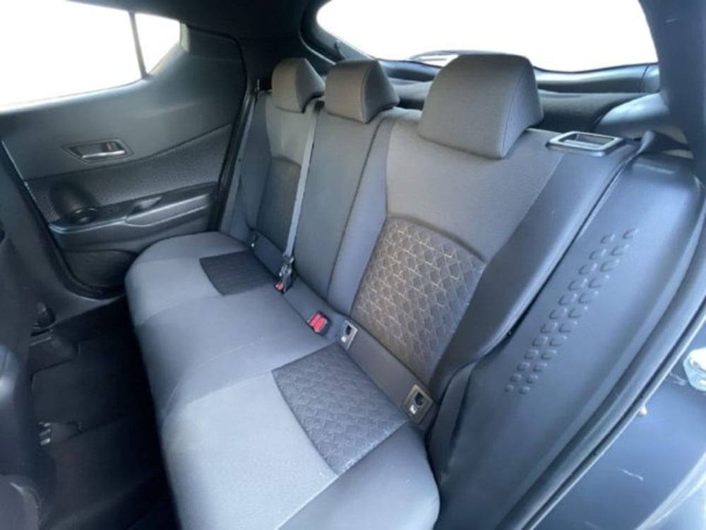 Toyota Toyota C-HR usata a Vercelli (17)