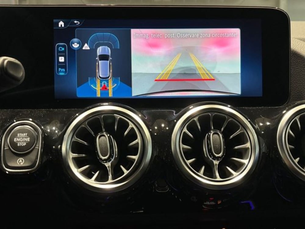 Mercedes-Benz GLA SUV nuova a Bologna (12)