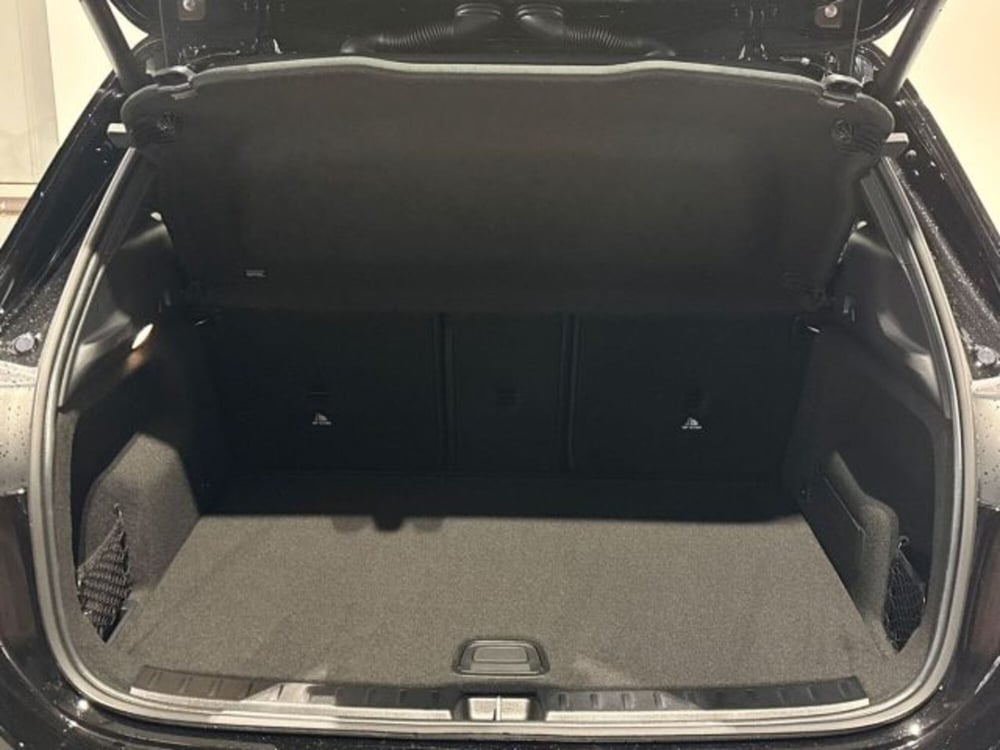 Mercedes-Benz GLA SUV nuova a Bologna (7)