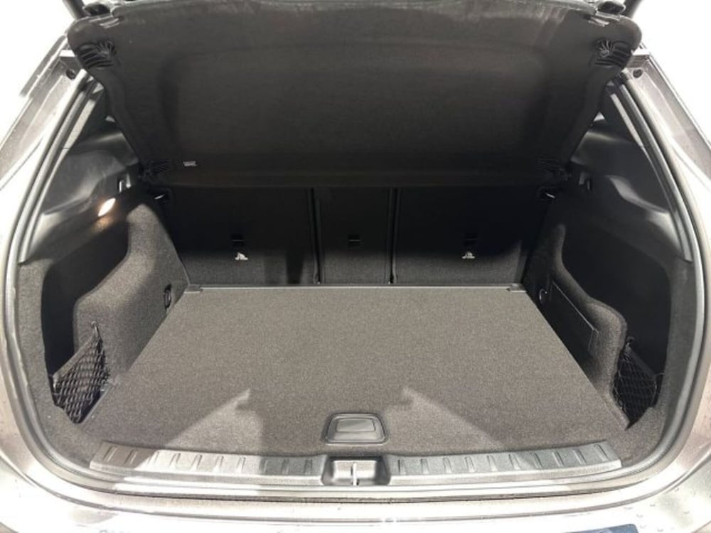 Mercedes-Benz GLA SUV nuova a Bologna (7)