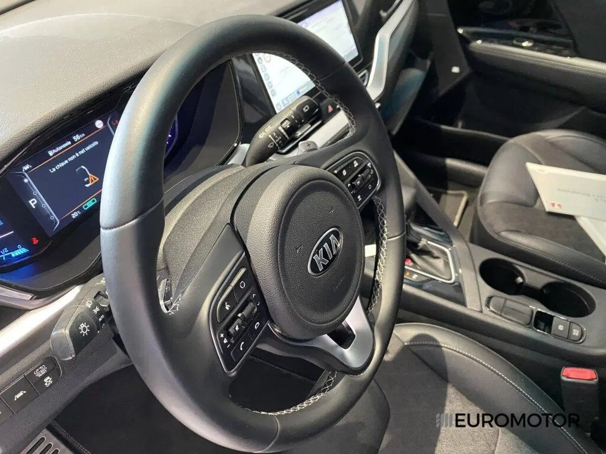Kia Niro usata a Bari (15)