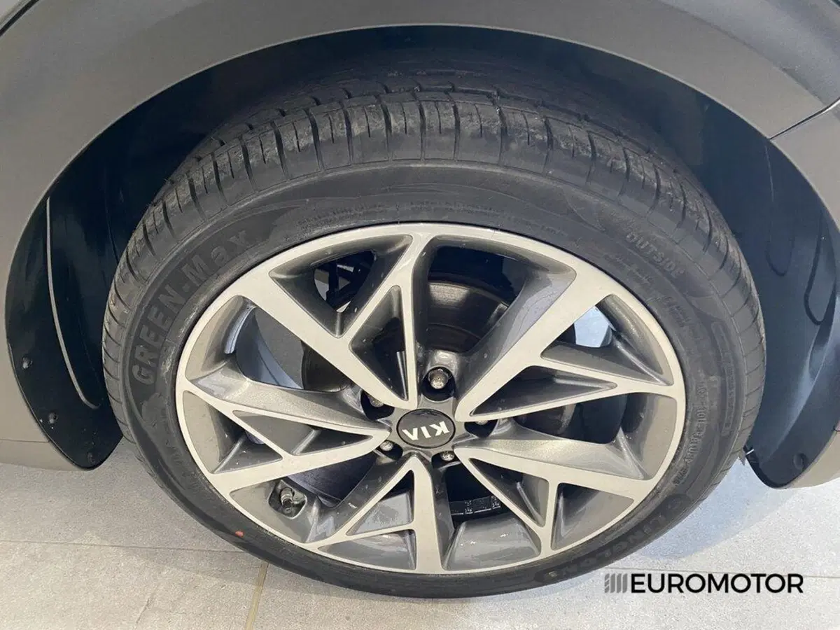 Kia Niro usata a Bari (5)