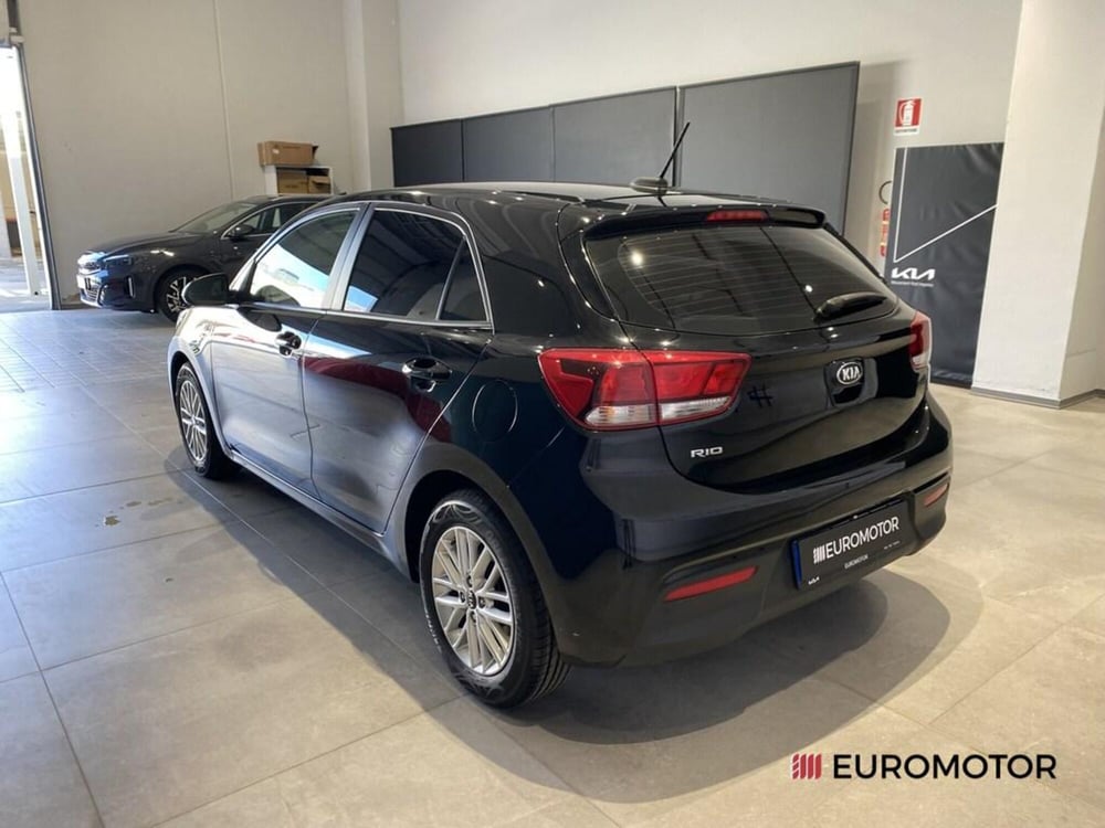 Kia Rio usata a Bari (9)