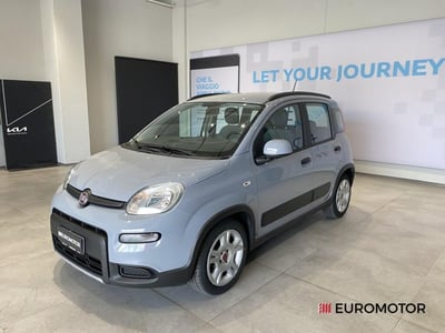 Fiat Panda 1.0 FireFly S&amp;S Hybrid City Cross del 2022 usata a Modugno