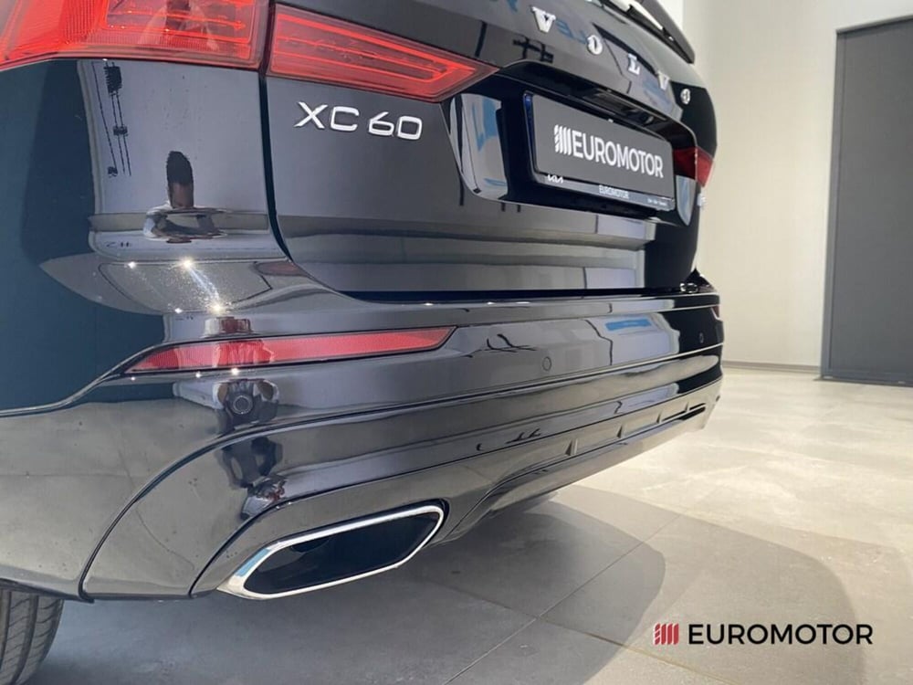 Volvo XC60 usata a Bari (12)
