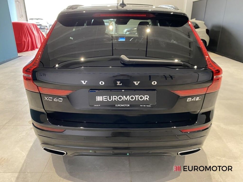 Volvo XC60 usata a Bari (9)
