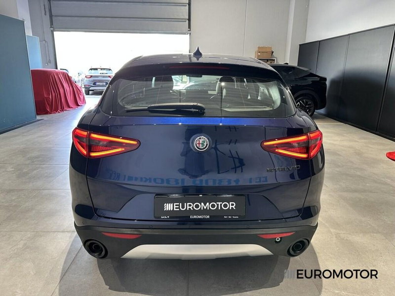 Alfa Romeo Stelvio usata a Bari (10)