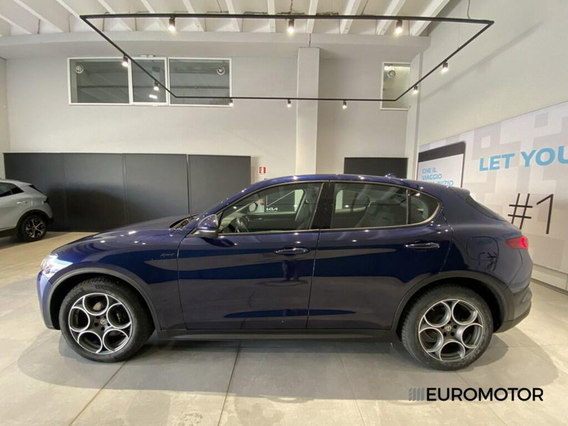 Alfa Romeo Stelvio usata a Bari (12)