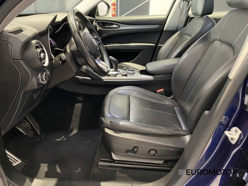 Alfa Romeo Stelvio usata a Bari (14)