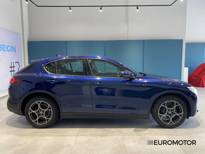 Alfa Romeo Stelvio usata a Bari (6)