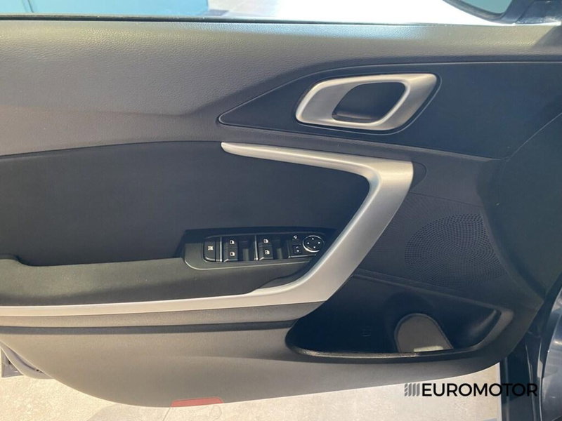 Kia Ceed Sport Wagon usata a Bari (11)