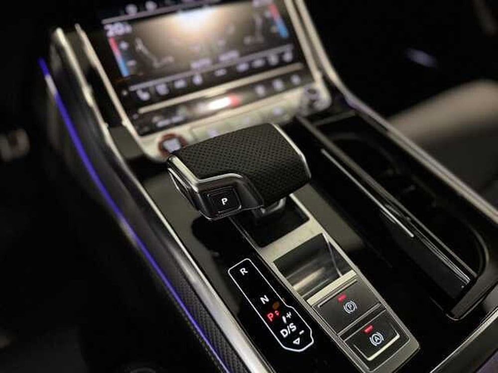 Audi SQ8 usata a Genova (9)