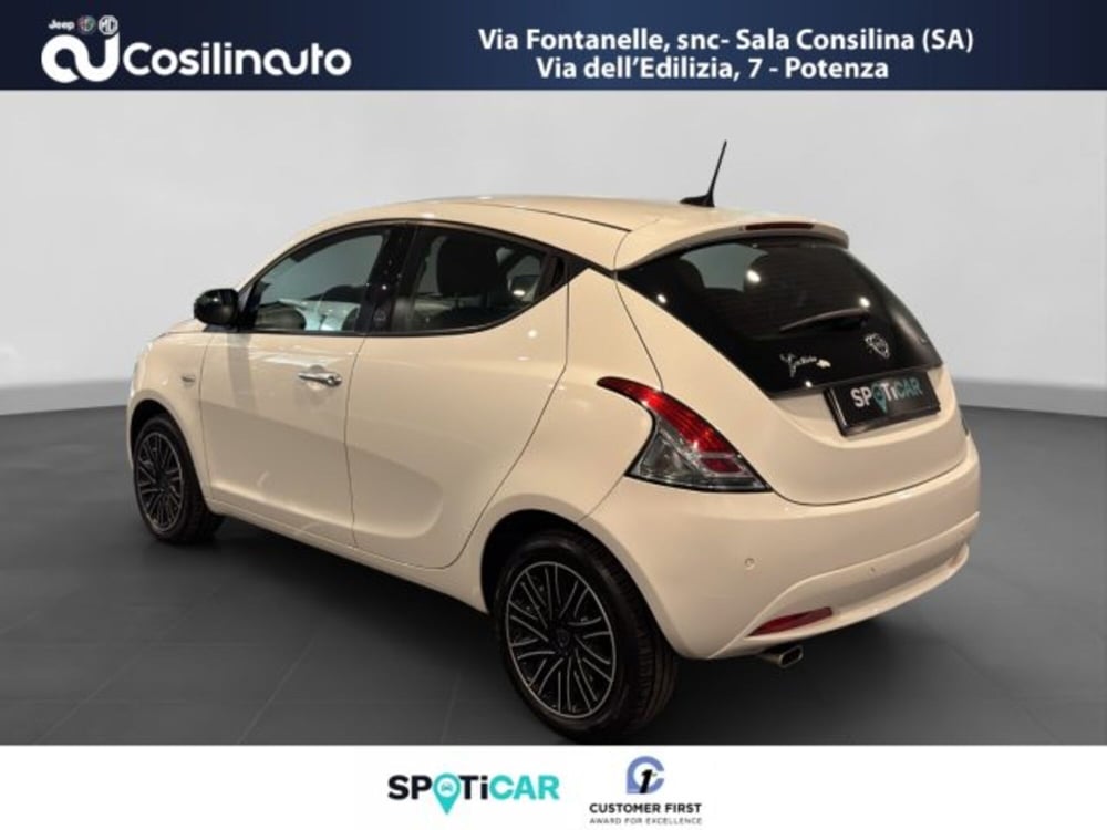 Lancia Ypsilon usata a Salerno (3)