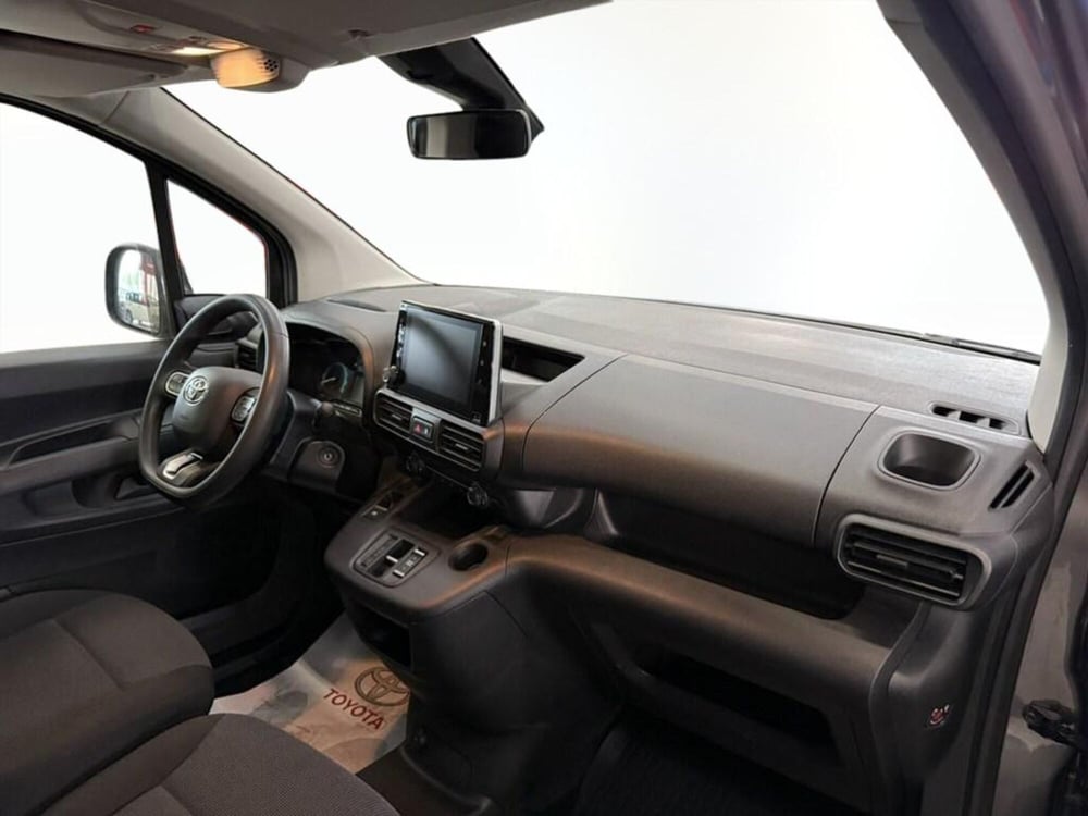 Toyota Proace City Furgone usata a Monza e Brianza (7)