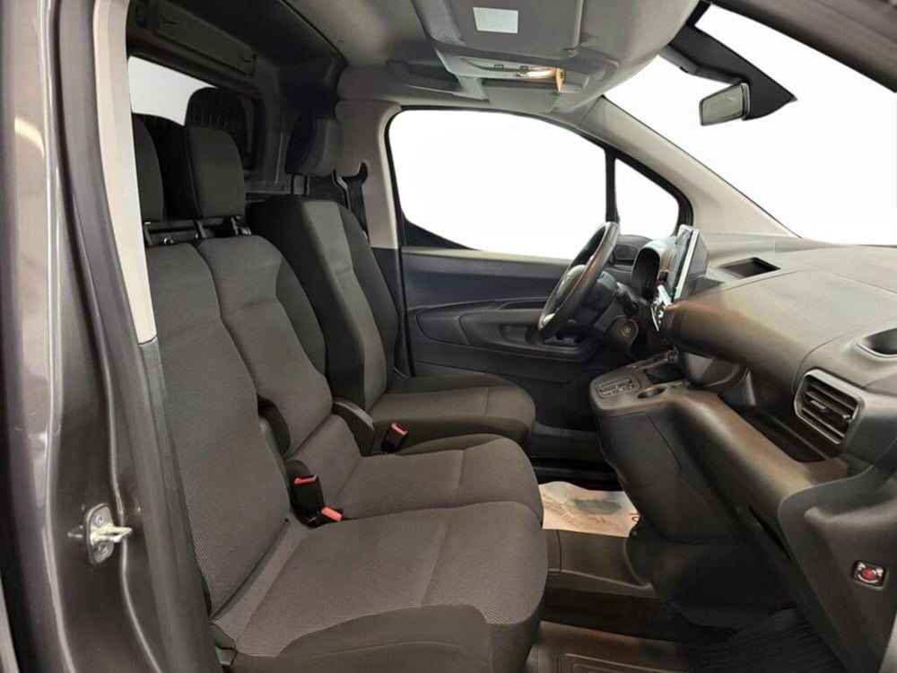 Toyota Proace City Furgone usata a Monza e Brianza (8)