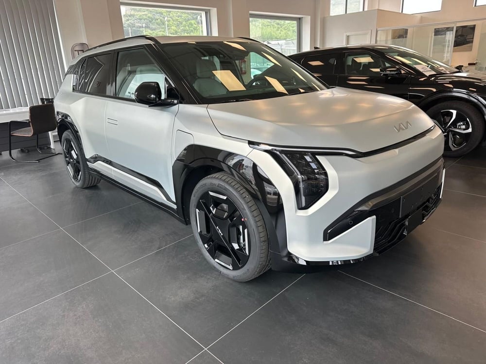 Kia EV3 nuova a Napoli (4)