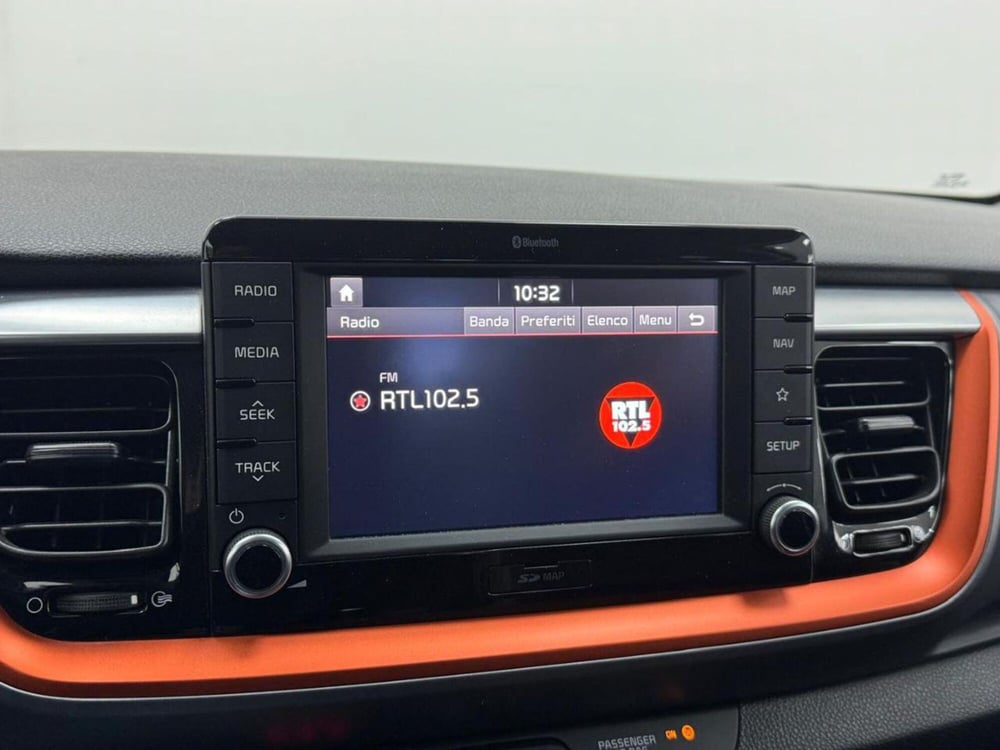 Kia Stonic usata a Como (13)