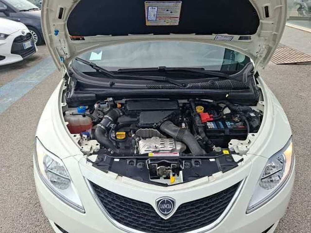 Lancia Ypsilon nuova a Ancona (13)