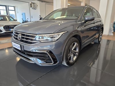 Volkswagen Tiguan 2.0 TDI 150 CV SCR DSG 4MOTION R-Line del 2021 usata a Rimini