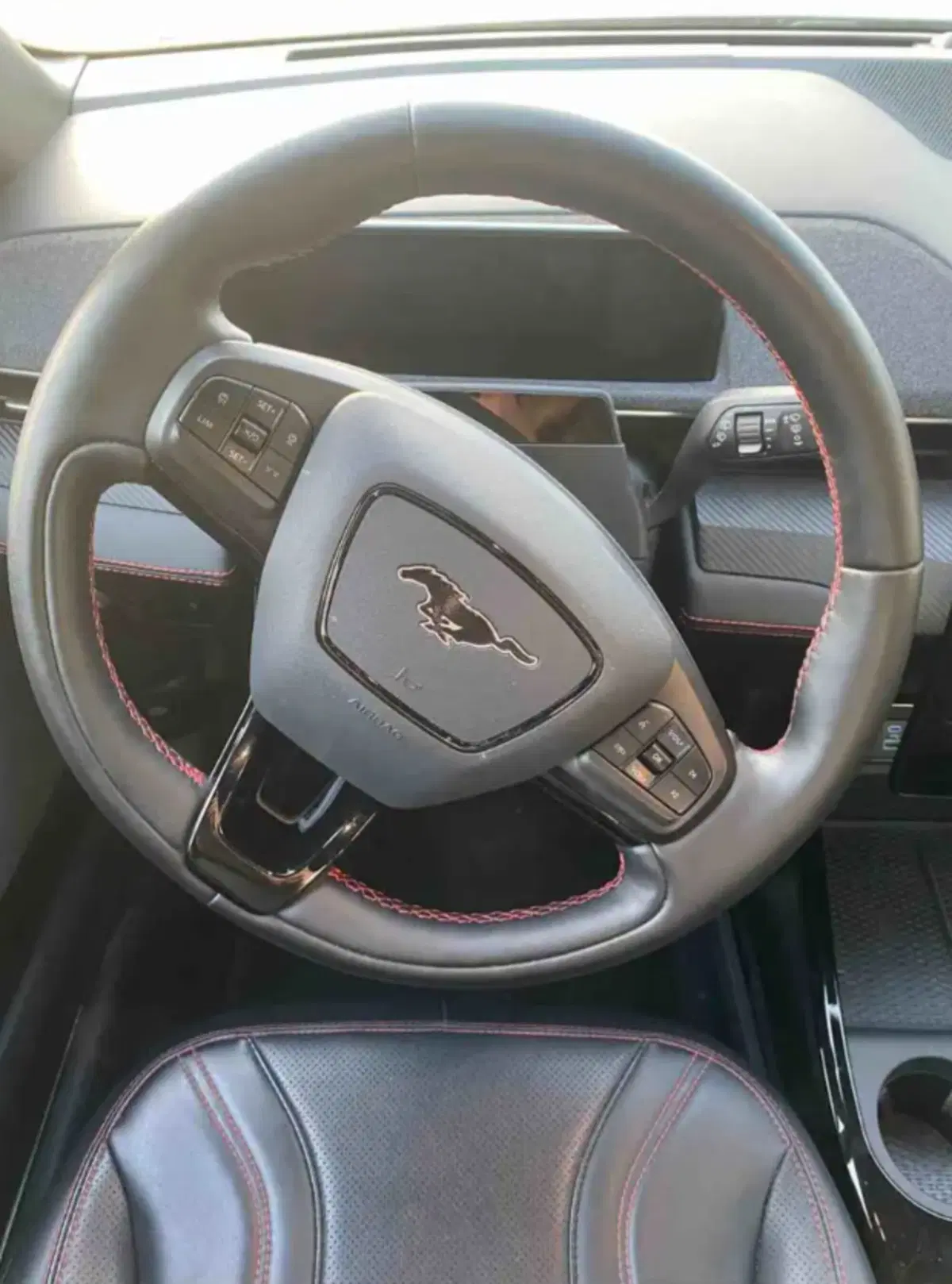 Ford Mustang Mach-E usata a Latina (9)