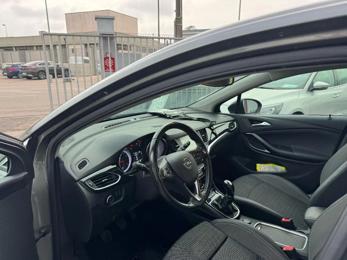 Opel Astra usata a Lecce (17)