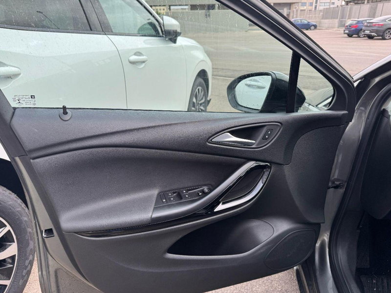 Opel Astra usata a Lecce (8)