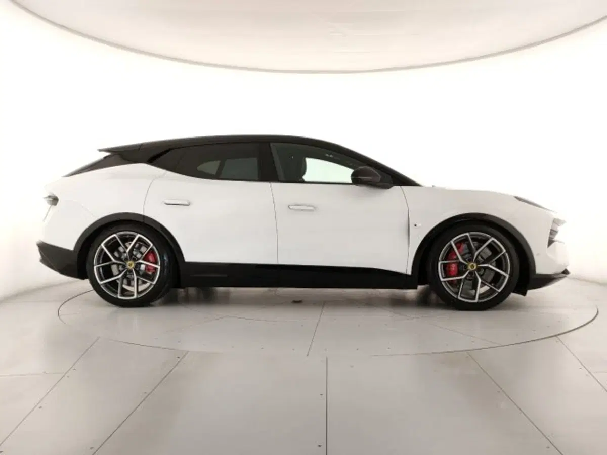 Lotus Eletre nuova a Modena (6)