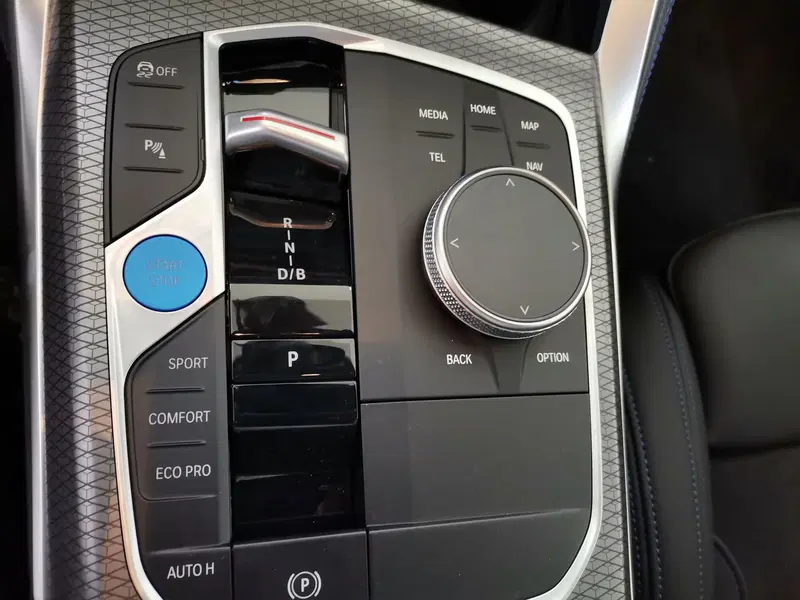 BMW i4 nuova a Salerno (10)