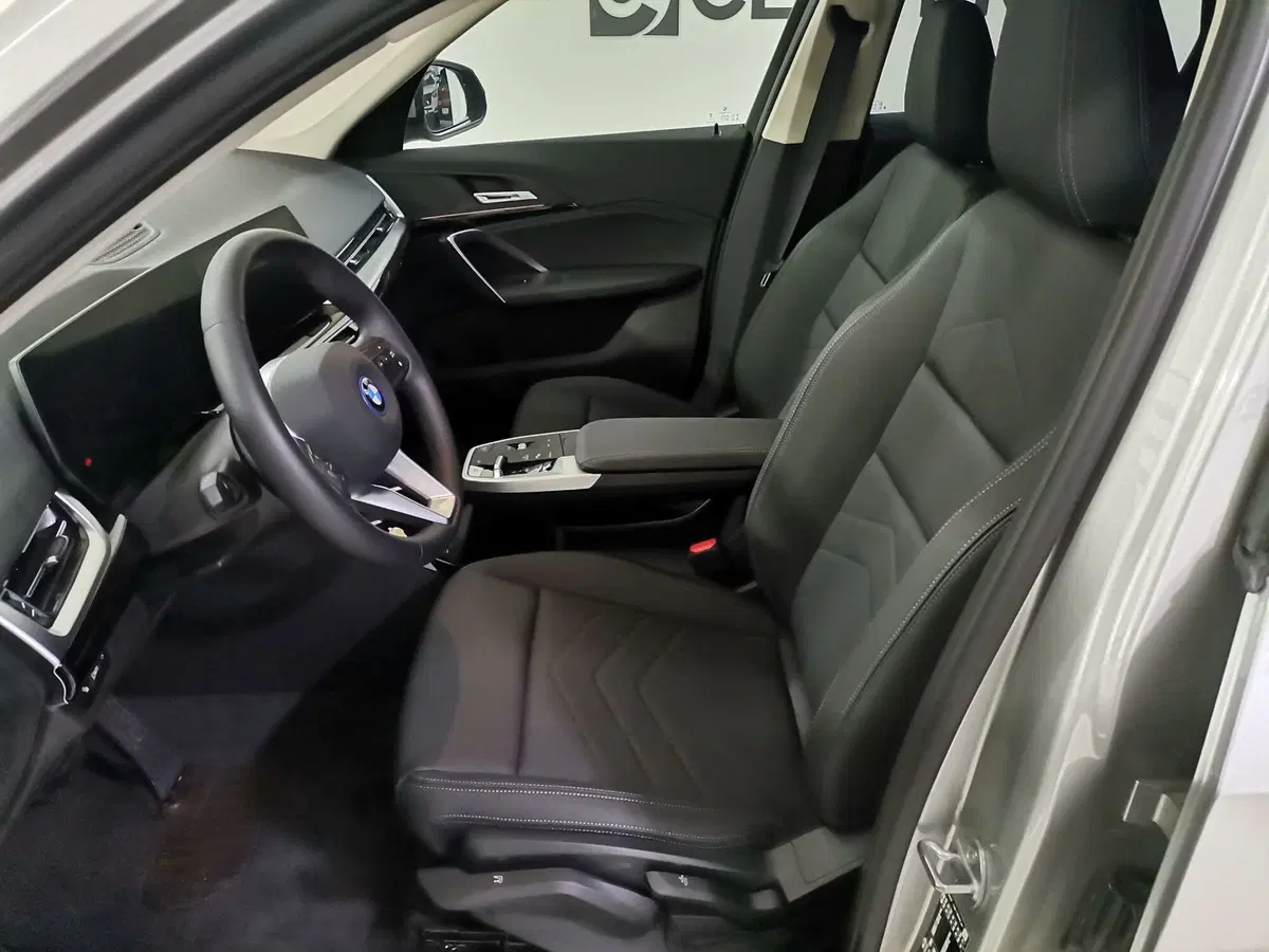 BMW iX1 nuova a Salerno (9)