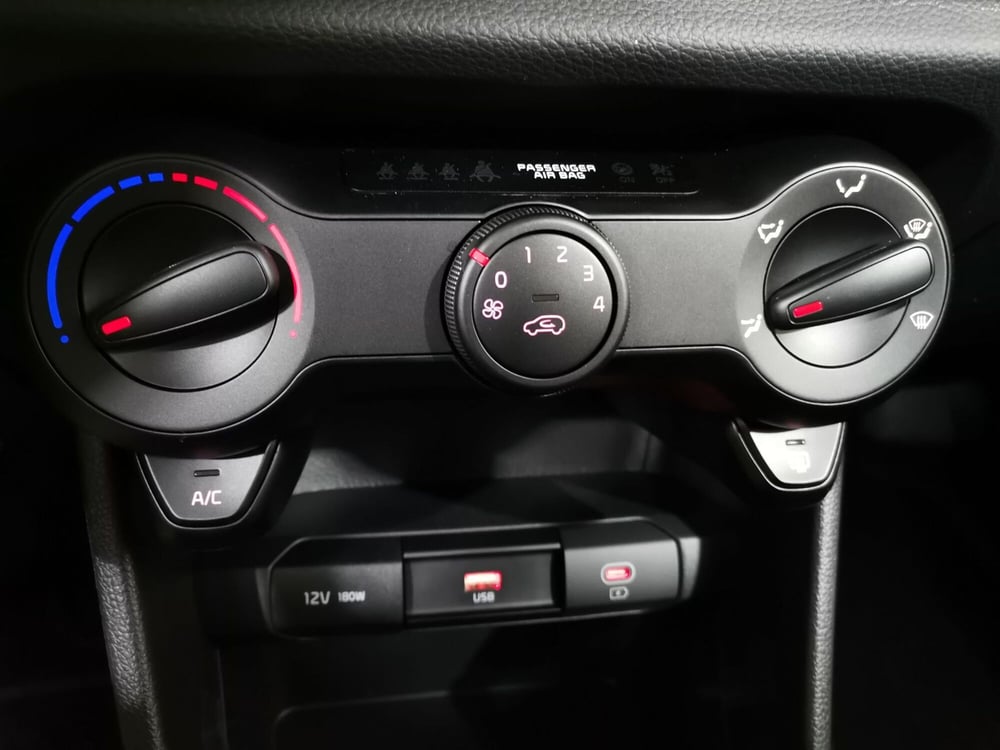 Kia Picanto nuova a Salerno (19)
