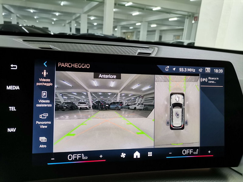 BMW iX1 usata a Salerno (12)