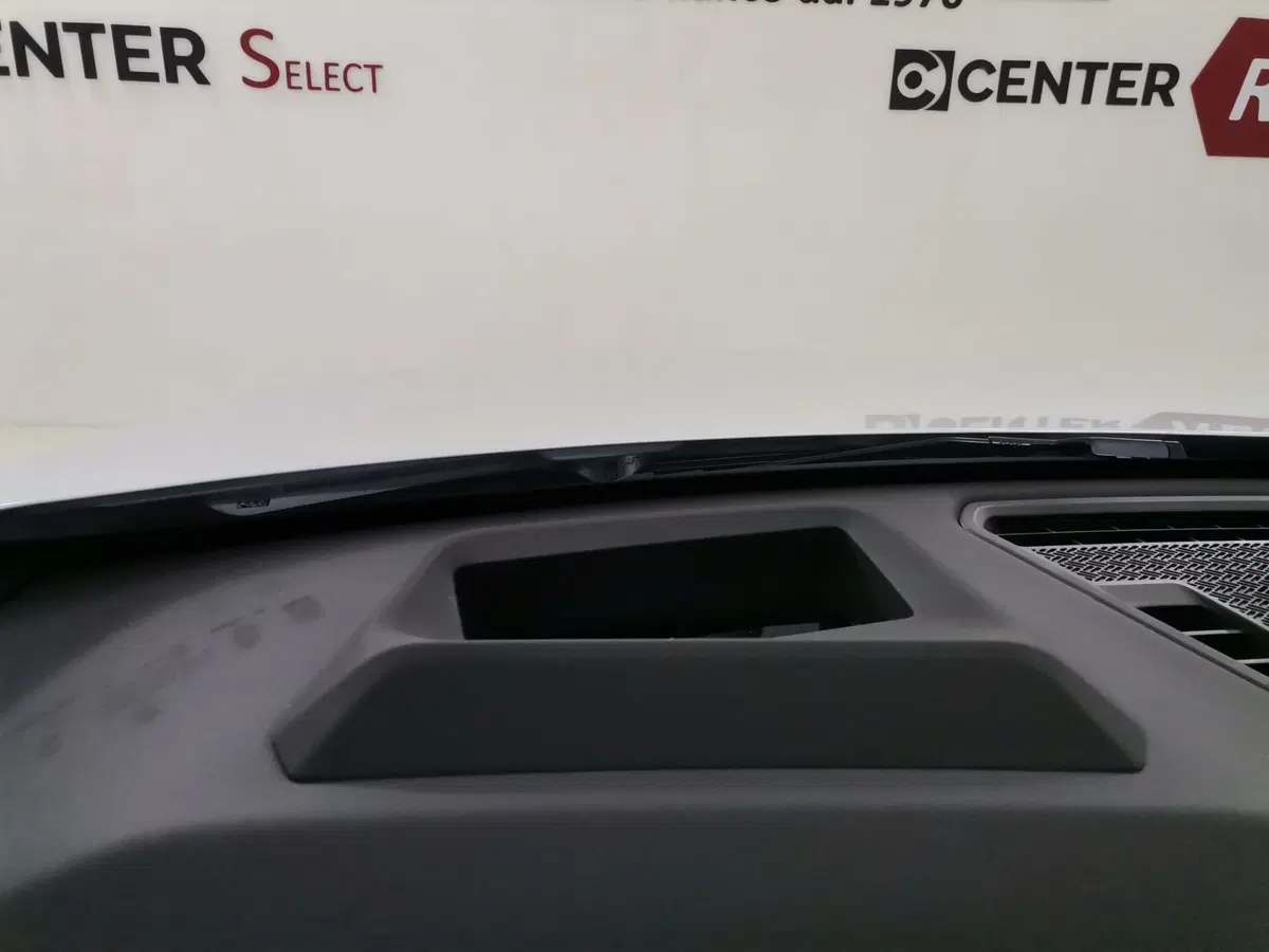 BMW iX1 usata a Salerno (15)
