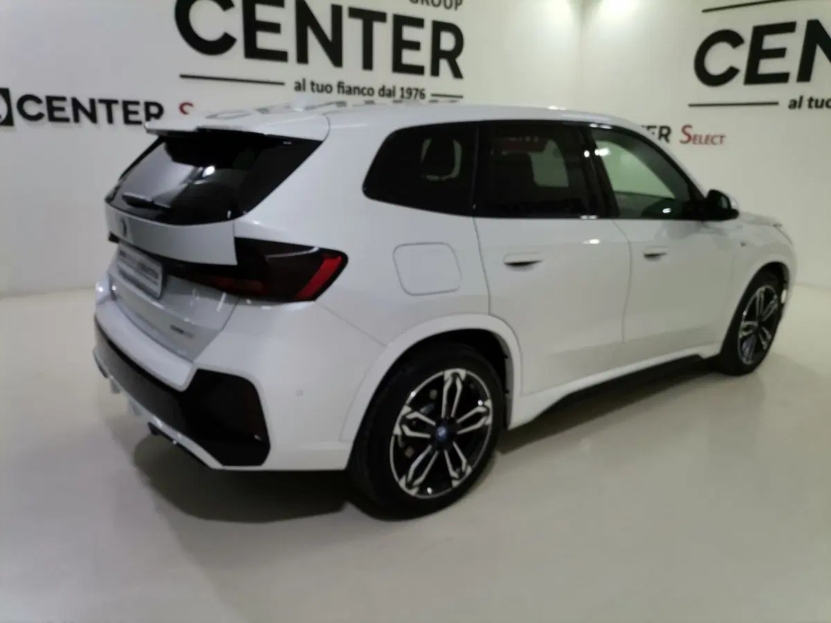 BMW iX1 usata a Salerno (6)