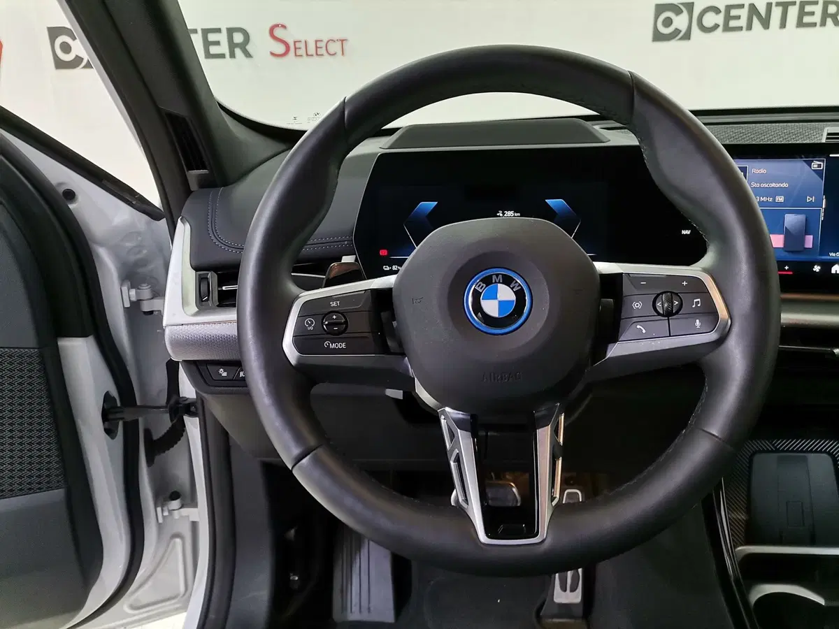 BMW iX1 usata a Salerno (8)