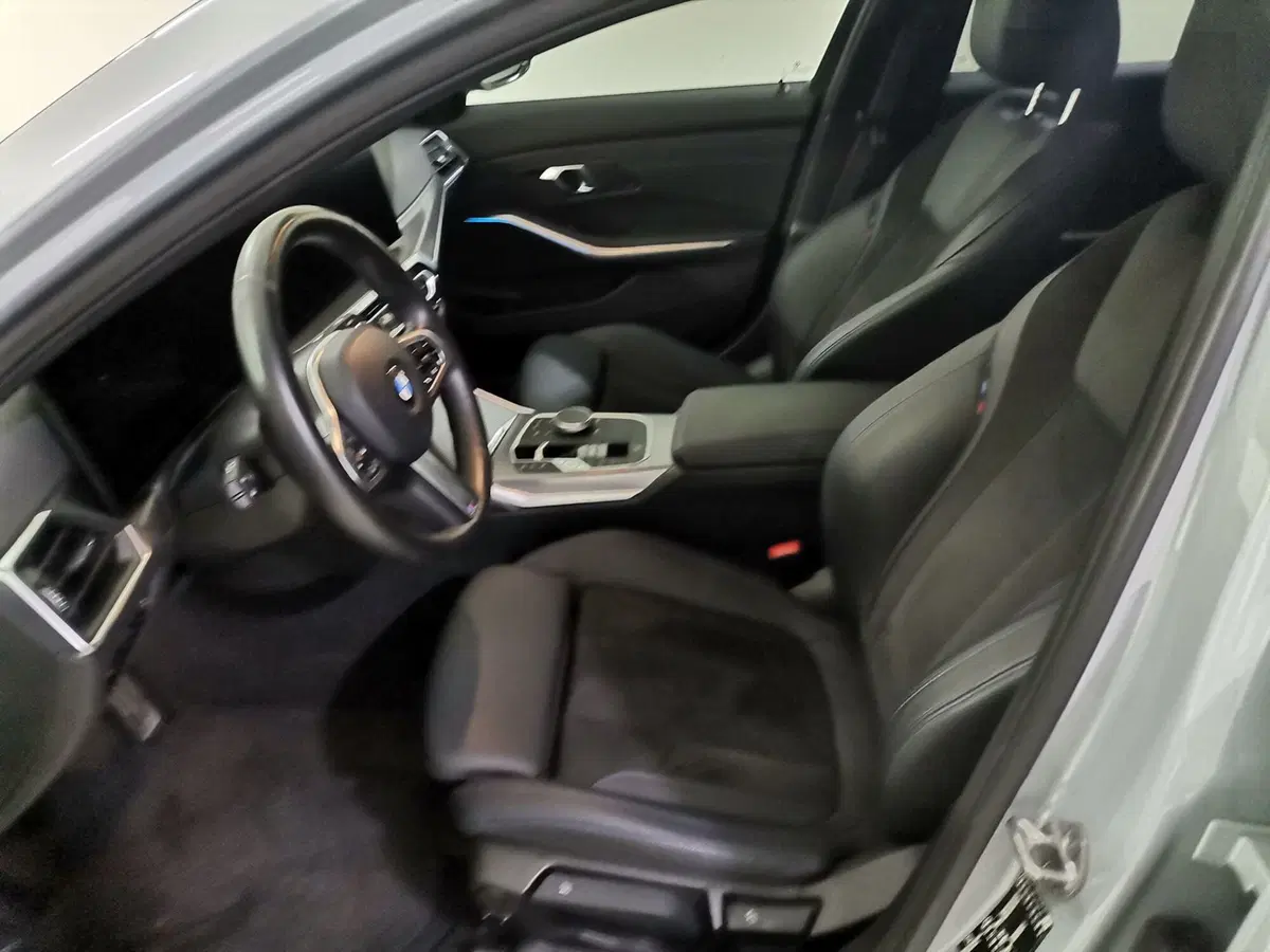 BMW Serie 3 usata a Salerno (9)