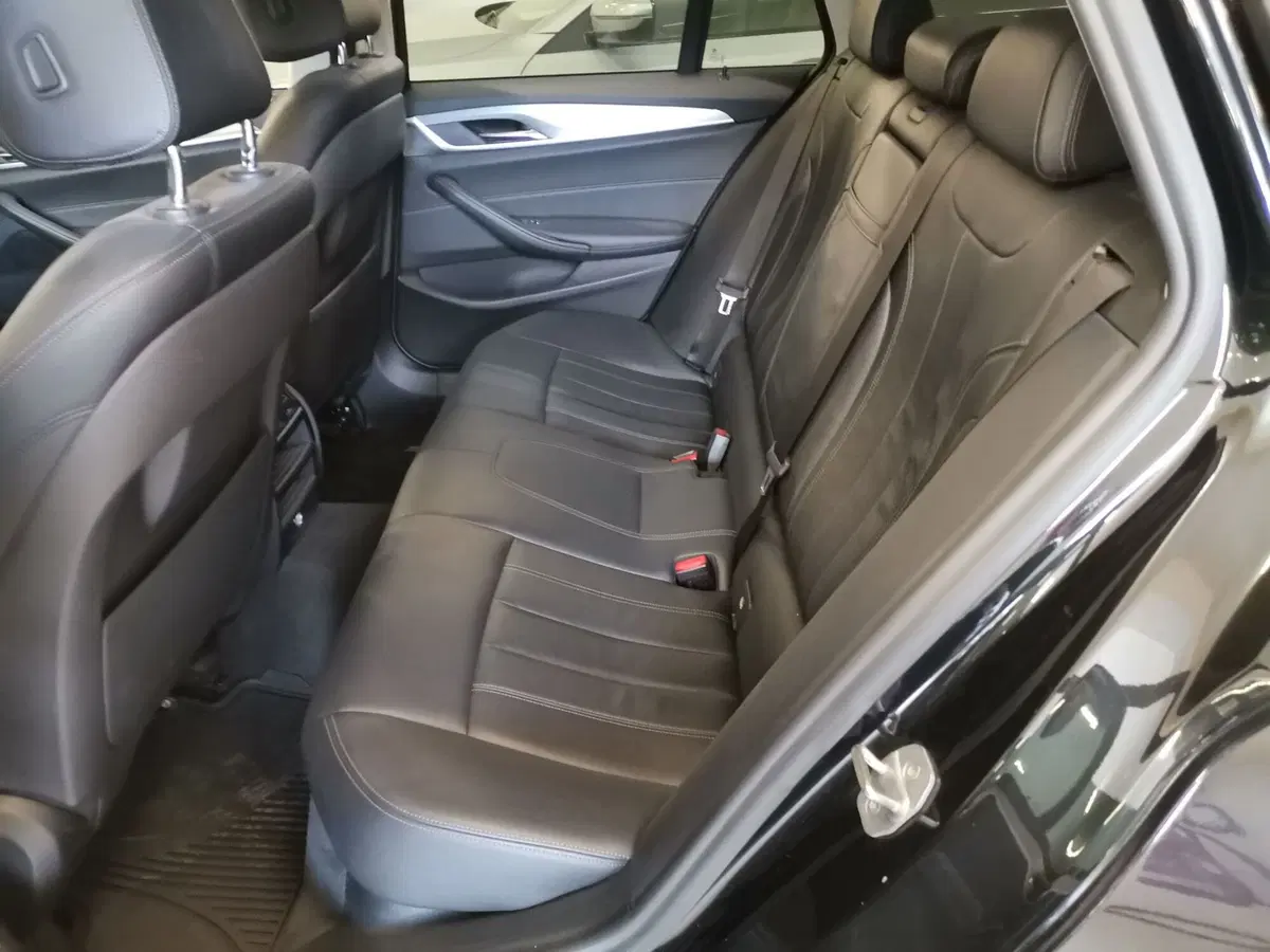 BMW Serie 5 Touring usata a Salerno (9)