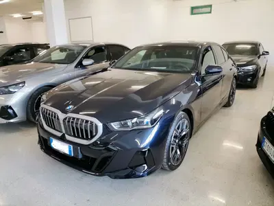 BMW Serie 5 520d 48V xdrive MSport auto nuova a Salerno