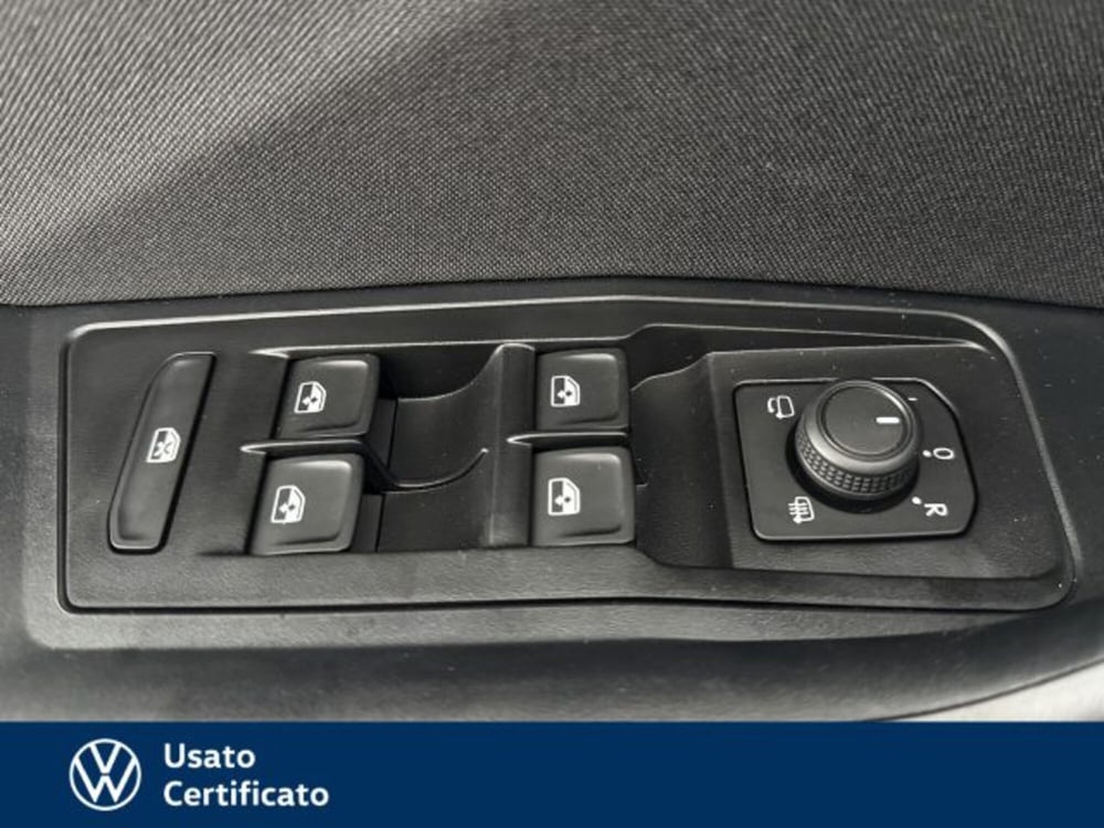 Volkswagen T-Roc nuova a Vicenza (12)