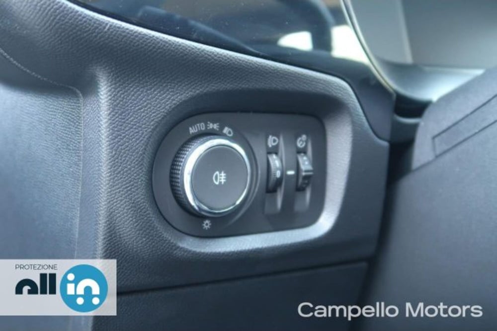 Opel Corsa nuova a Venezia (16)